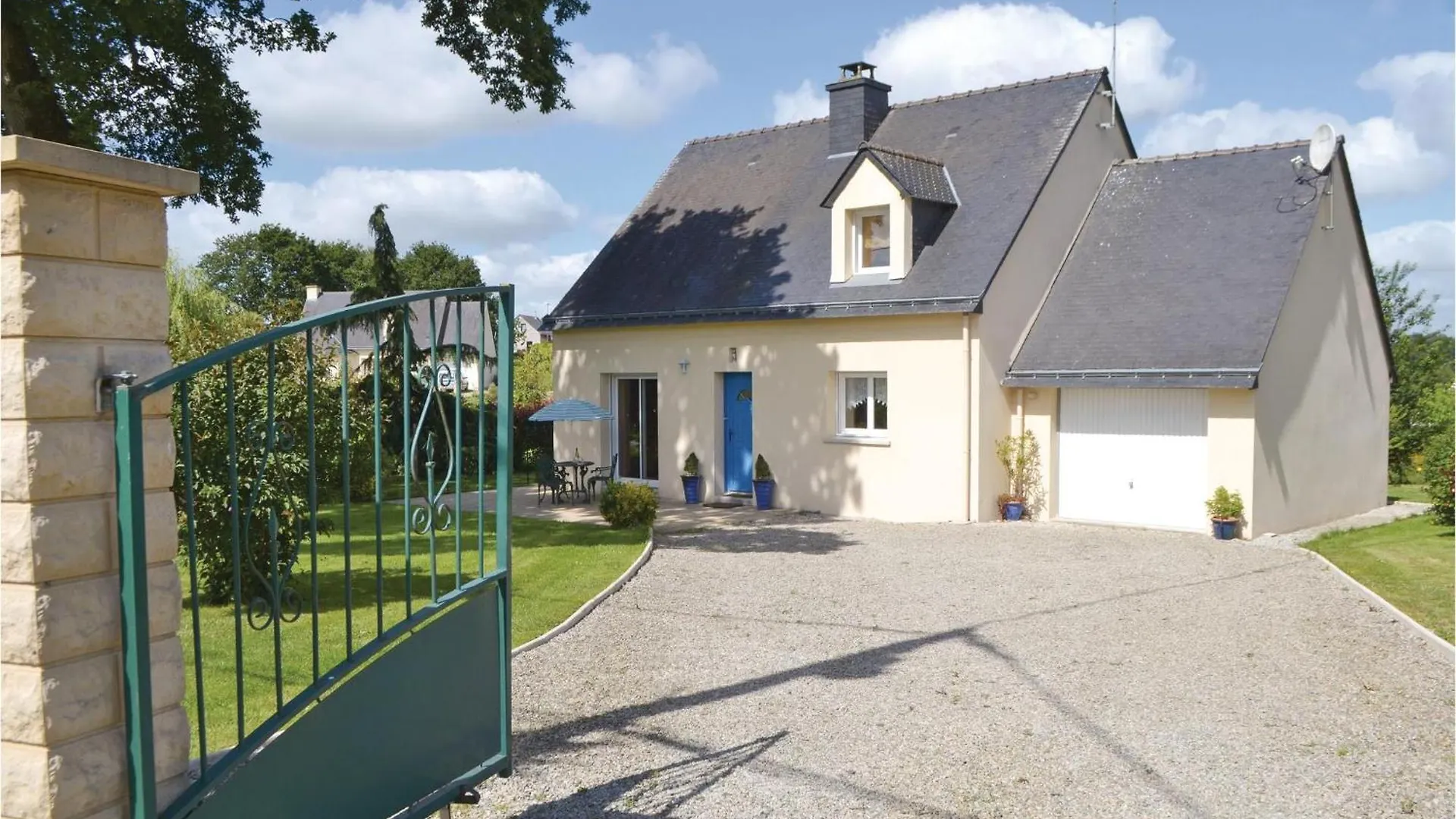 3 Bedroom Beautiful Home In Guéhenno