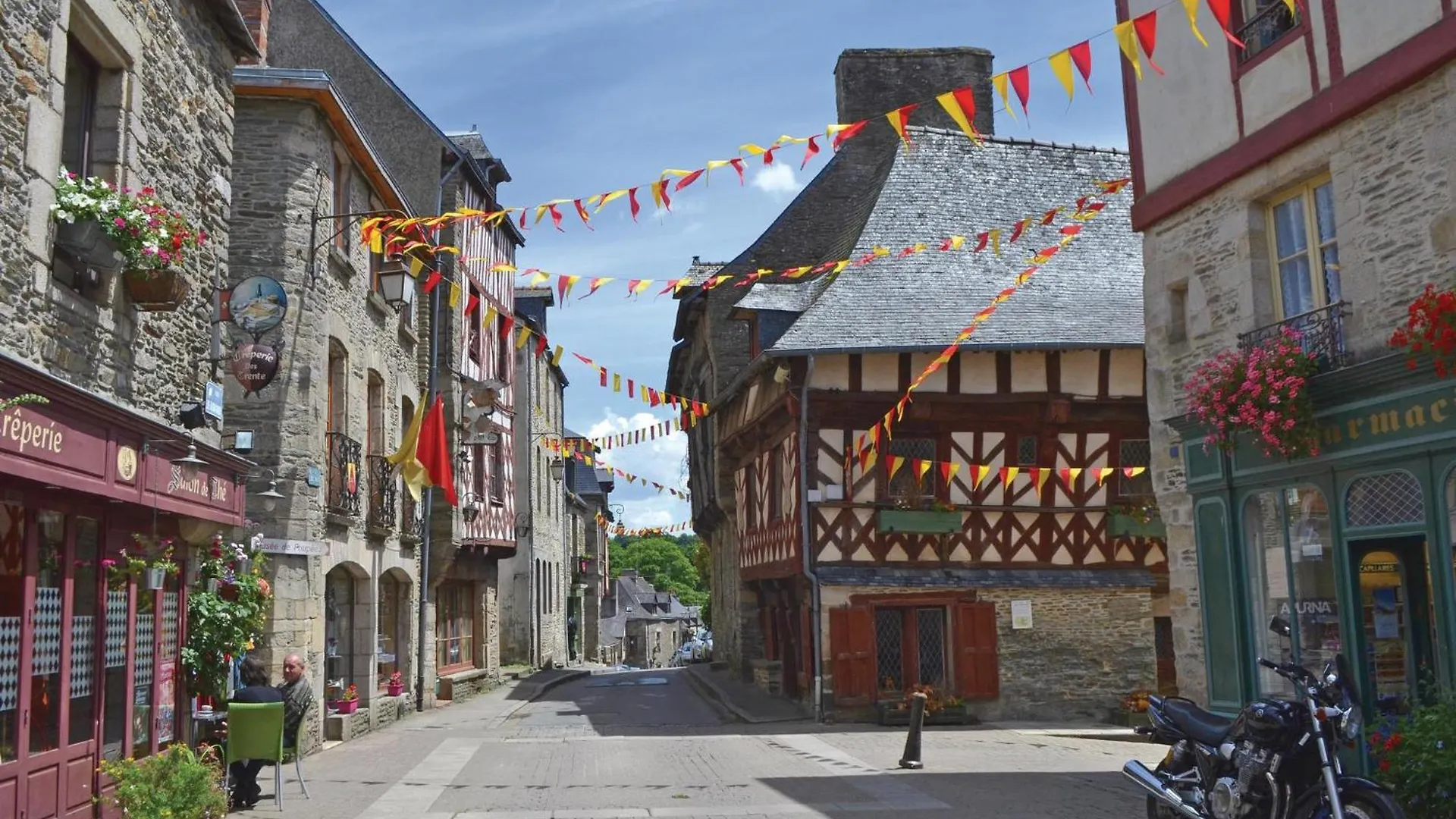 3 Bedroom Beautiful Home In Guéhenno